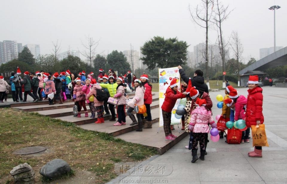 有意义的义卖募捐活动 by 拍客taoy 快拍作品_