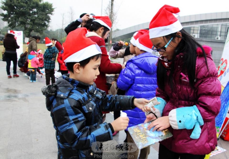 有意义的义卖募捐活动 by 拍客taoy 快拍作品_