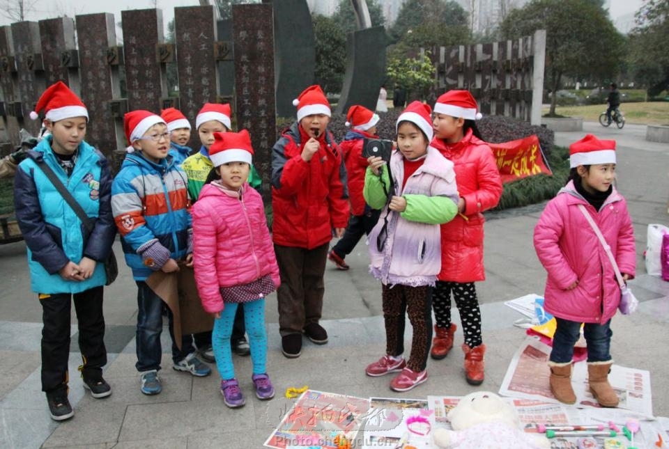 有意义的义卖募捐活动 by 拍客taoy 快拍作品_